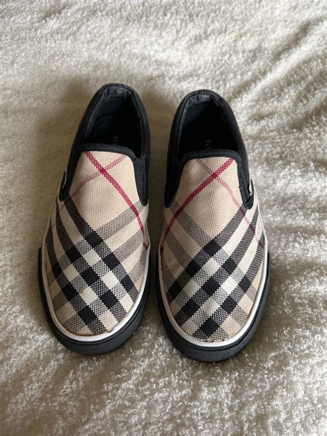 burberry slip on shoes